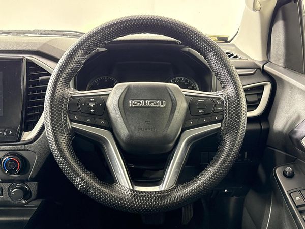 2023-Isuzu-D-Max-19-DDI-LS-4x4-Auto-Double-Cab image:12