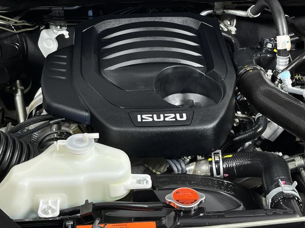 2023-Isuzu-D-Max-19-DDI-LS-4x4-Auto-Double-Cab image:14