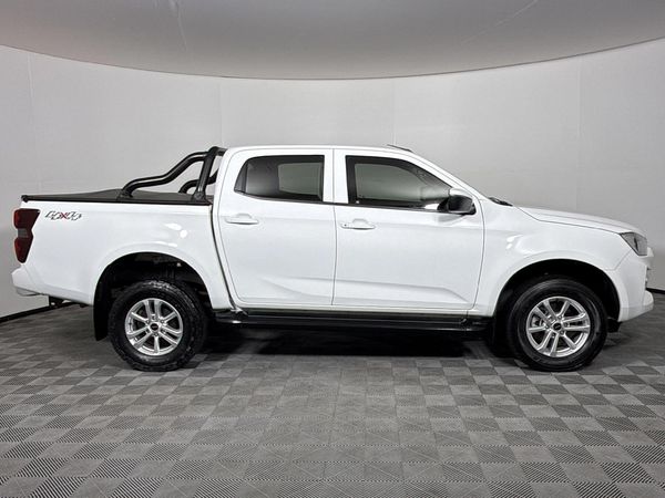 2023-Isuzu-D-Max-19-DDI-LS-4x4-Auto-Double-Cab image:18