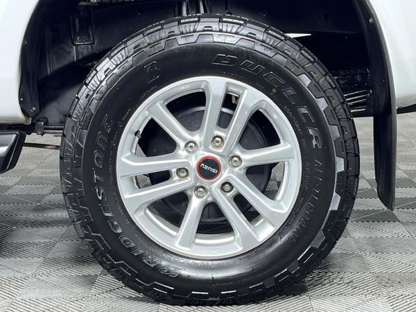 2023-Isuzu-D-Max-19-DDI-LS-4x4-Auto-Double-Cab image:6