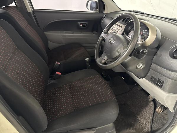 2011-Daihatsu-Sirion-15i-Sport image:9