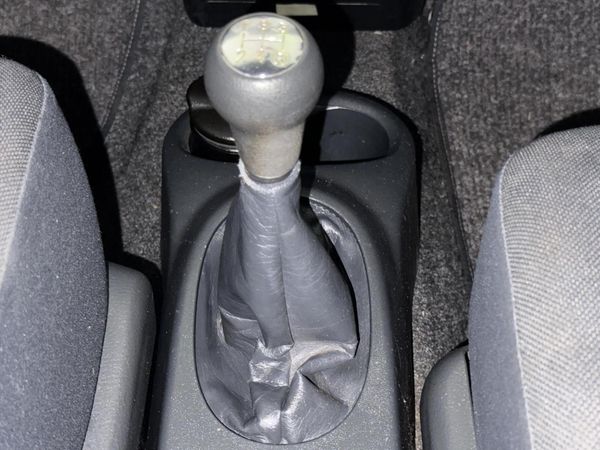 2011-Daihatsu-Sirion-15i-Sport image:10