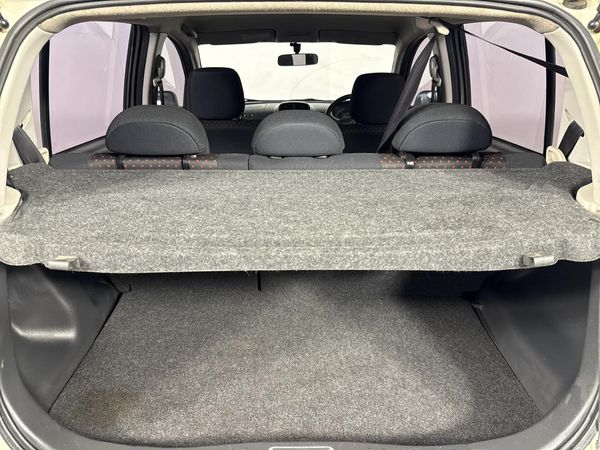 2011-Daihatsu-Sirion-15i-Sport image:13