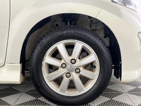 2011-Daihatsu-Sirion-15i-Sport image:5