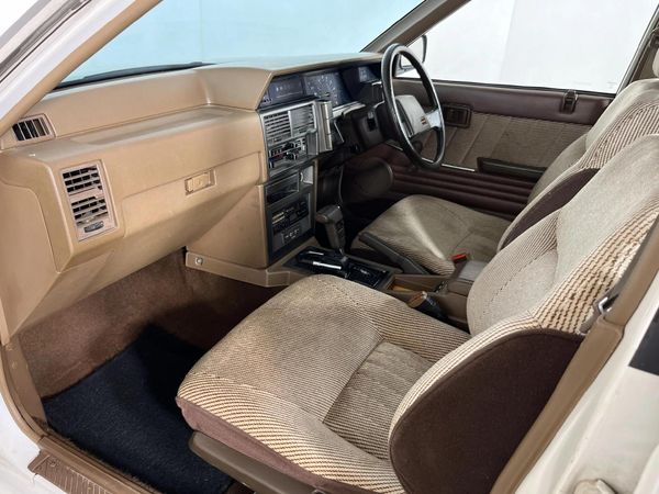 1989-Nissan-Skyline-20-GLE-Auto image:8