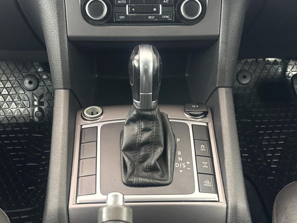 2015-Volkswagen-Amarok-20-BiTDI-Highline-132kW-Auto-Double-Cab image:10