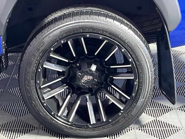 2022-Toyota-Hilux-28-GD-6-Raised-Body-Legend-4x4-Auto-Double-Cab image:6