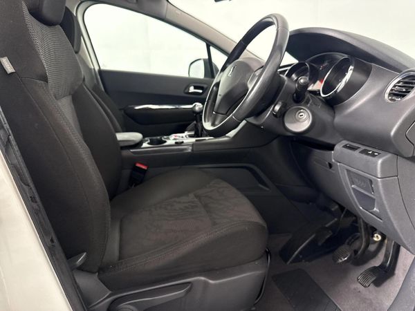 2011-Peugeot-3008-16-VTi-Comfort-Access image:9
