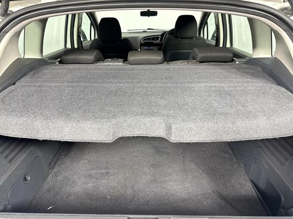 2011-Peugeot-3008-16-VTi-Comfort-Access image:12