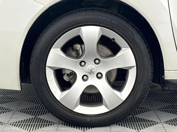 2011-Peugeot-3008-16-VTi-Comfort-Access image:4