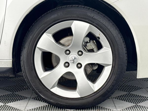2011-Peugeot-3008-16-VTi-Comfort-Access image:5