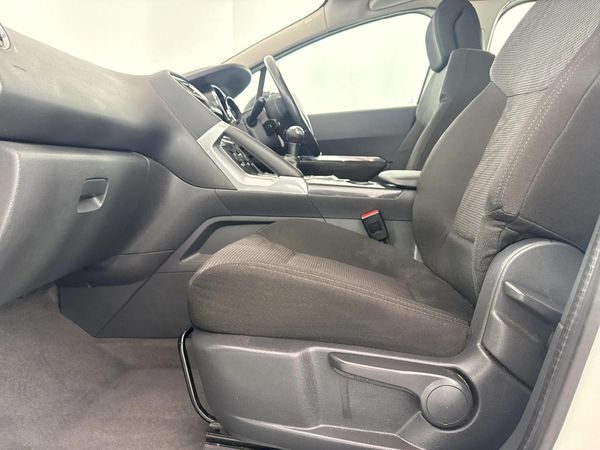 2011-Peugeot-3008-16-VTi-Comfort-Access image:8