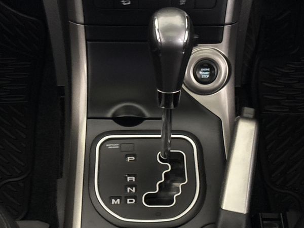 2021-Mahindra-XUV-500-22D-mHawk-7-seat-W10-Auto image:10