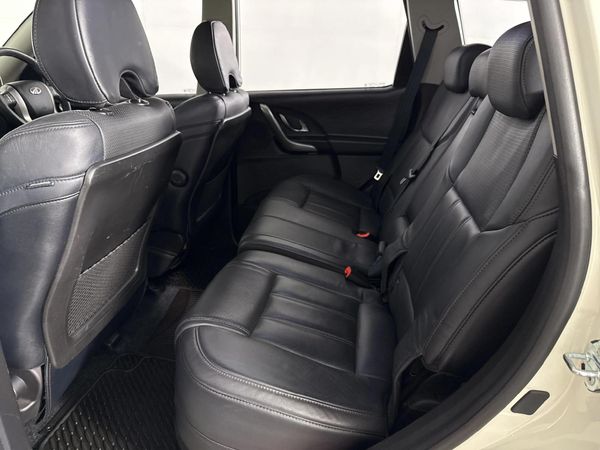 2021-Mahindra-XUV-500-22D-mHawk-7-seat-W10-Auto image:3