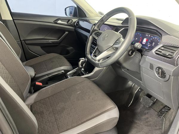 2023-Volkswagen-T-Cross-15-TSI-R-Line-Auto image:9