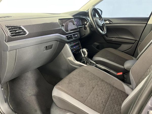 2023-Volkswagen-T-Cross-15-TSI-R-Line-Auto image:8