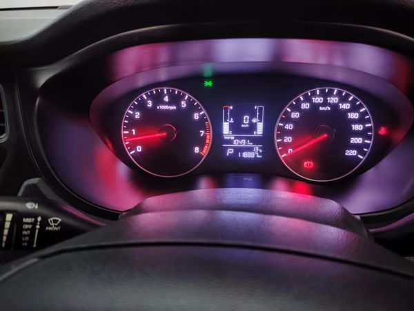 2018-Hyundai-i20-14-Fluid-Auto image:15