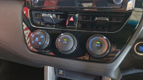 2024-Toyota-Corolla-Cross-18-XI image:13