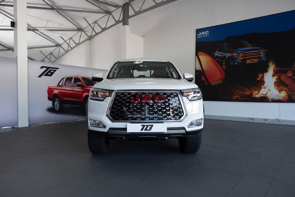 2026-JAC-T8-20-CDI-Lux-Double-Cab image:3