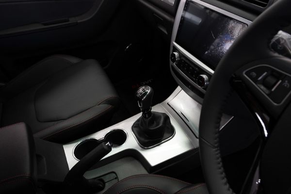 2026-JAC-T8-20-CDI-Lux-Double-Cab image:7