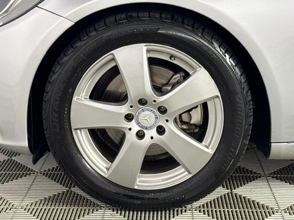 2015-Mercedes-Benz-C-Class-C-200-Auto image:4