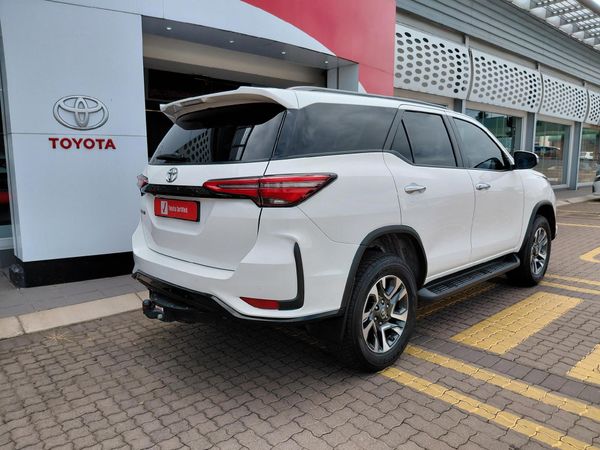 2024-Toyota-Fortuner-24-GD-6-RB-Auto image:1