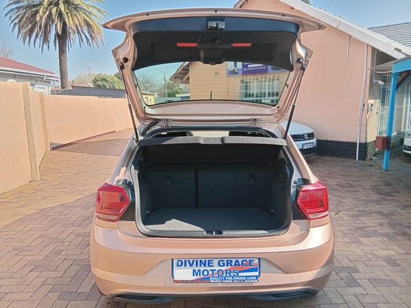 2019-Volkswagen-Polo-10-TSI-Comfortline image:12