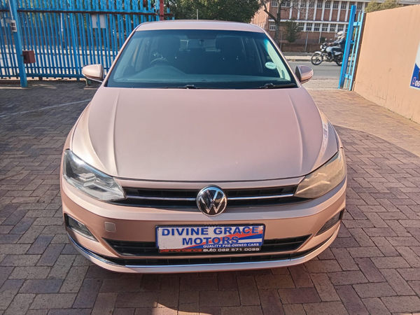 2019-Volkswagen-Polo-10-TSI-Comfortline image:1