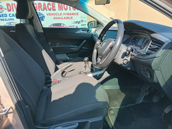 2019-Volkswagen-Polo-10-TSI-Comfortline image:4