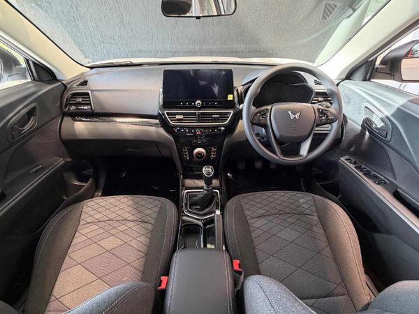 2026-Mahindra-XUV-3XO-12T-MX3 image:14