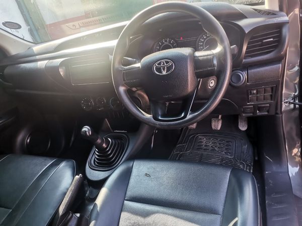 2024-Toyota-Hilux-20-VVTi-Single-Cab-Petrol-Manual image:9