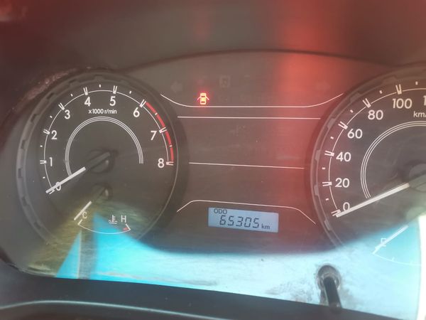 2024-Toyota-Hilux-20-VVTi-Single-Cab-Petrol-Manual image:10