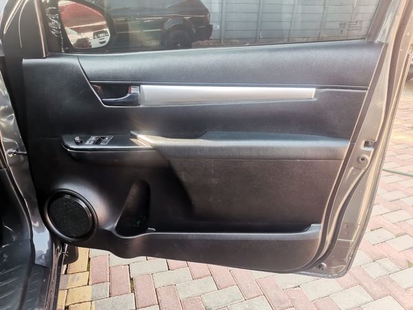 2024-Toyota-Hilux-20-VVTi-Single-Cab-Petrol-Manual image:11