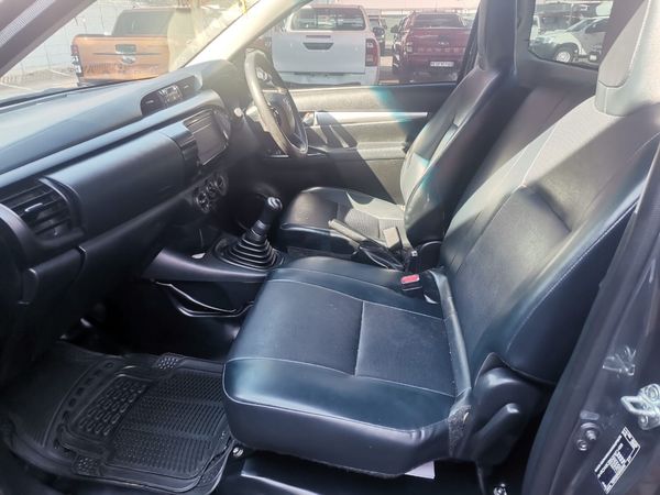 2024-Toyota-Hilux-20-VVTi-Single-Cab-Petrol-Manual image:7