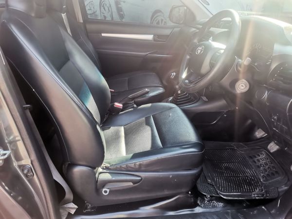 2024-Toyota-Hilux-20-VVTi-Single-Cab-Petrol-Manual image:8