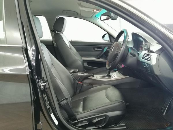 2007-BMW-3-Series-323i-Auto image:4