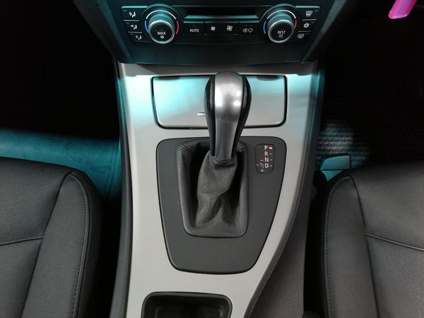2007-BMW-3-Series-323i-Auto image:7
