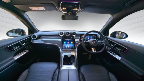 2025-Mercedes-Benz-GLC-300D-4Matic image:13