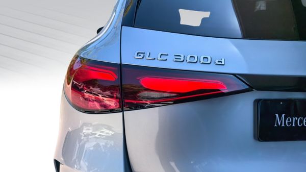 2025-Mercedes-Benz-GLC-300D-4Matic image:22