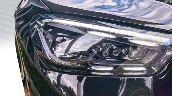 2026-Mercedes-Benz-GLE-450d-4Matic image:17