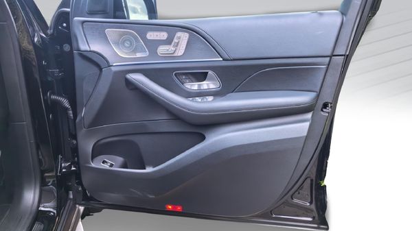 2026-Mercedes-Benz-GLE-450d-4Matic image:20