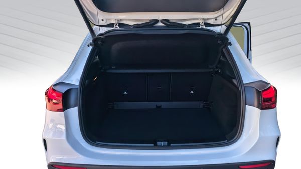 2026-Mercedes-Benz-GLA-200d-Progressive-Auto image:15
