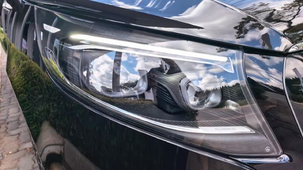 2025-Mercedes-Benz-EQV-300 image:17