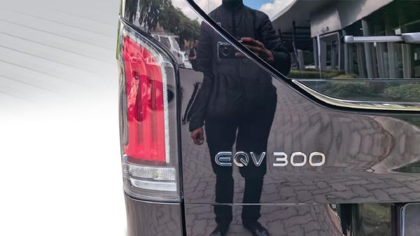 2025-Mercedes-Benz-EQV-300 image:18