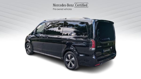 2025-Mercedes-Benz-EQV-300 image:8