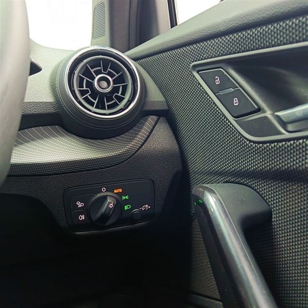 2026-Audi-Q2-35TFSI-Black-Edition image:32