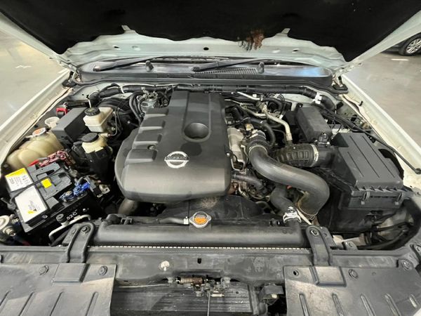 2013-Nissan-Navara-25-dCi-LE-4x4-Double-Cab image:12