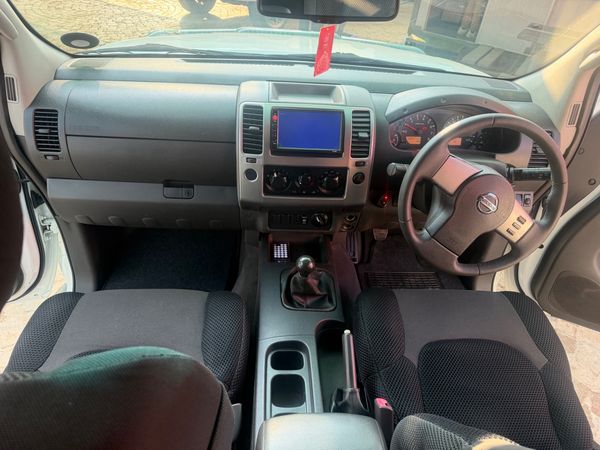 2006-Nissan-Navara-40-V6-Auto-4x4-Double-Cab image:4