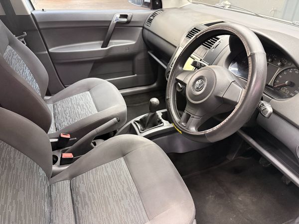 2014-Volkswagen-Polo-Vivo-GP-14-Trendline image:9