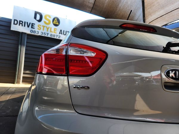 2013-Kia-Rio-14-Tec-5-dr image:10
